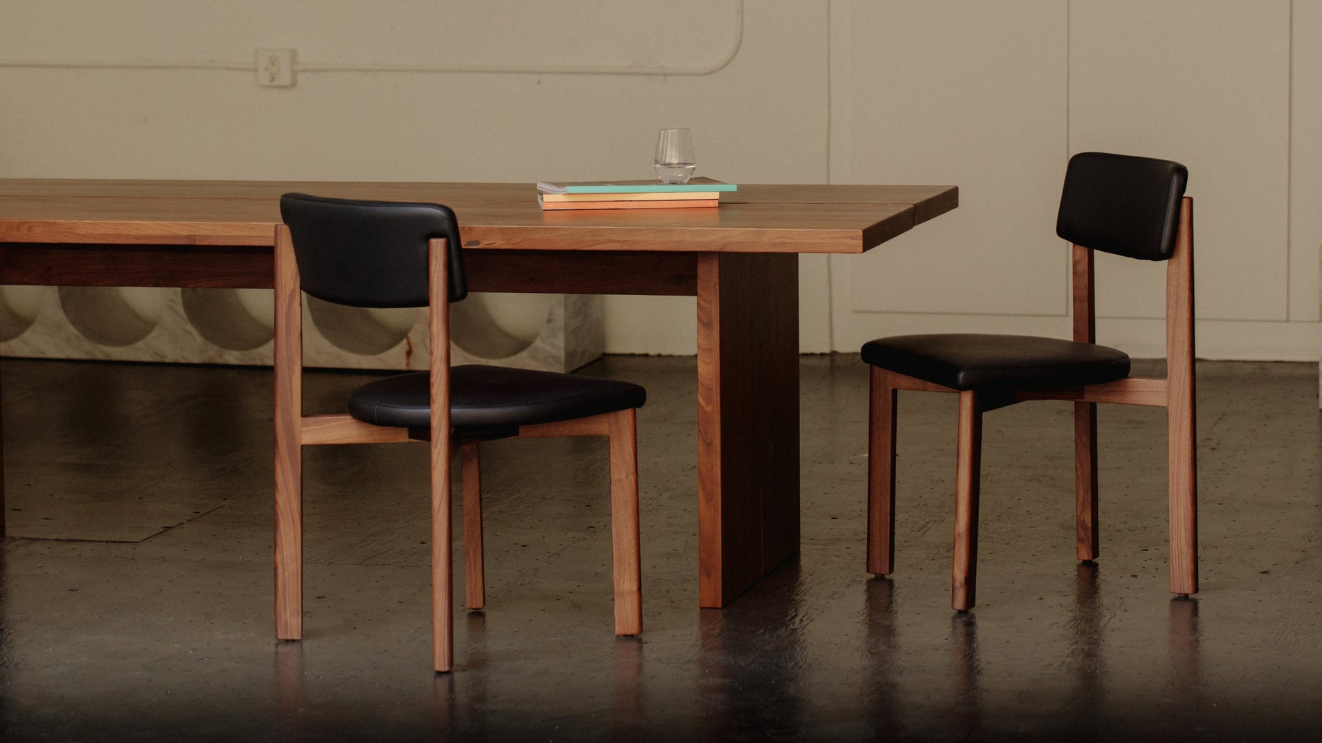 Frame Dining Chair, Walnut, Caviar_image