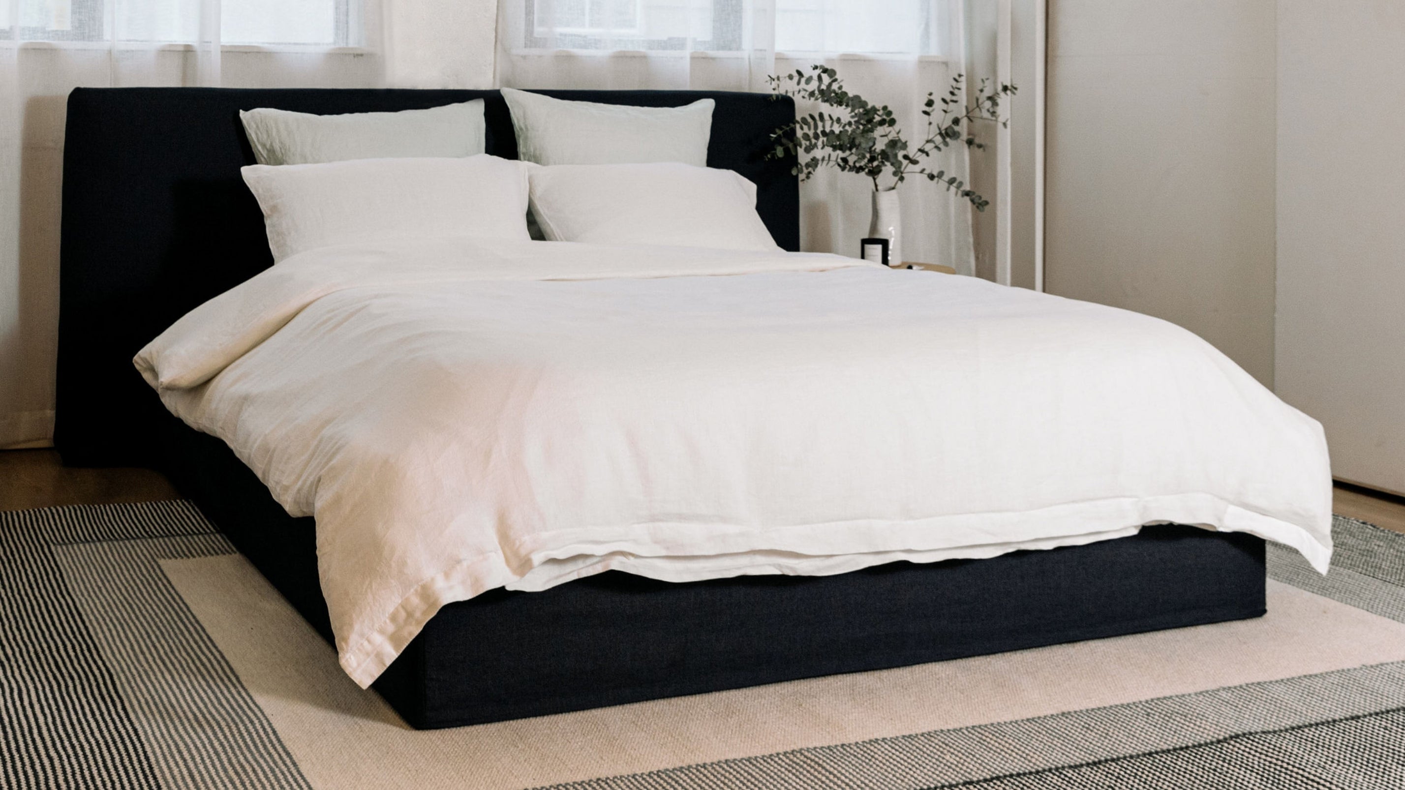 Wave Bed, Queen, Midnight - Image 11
