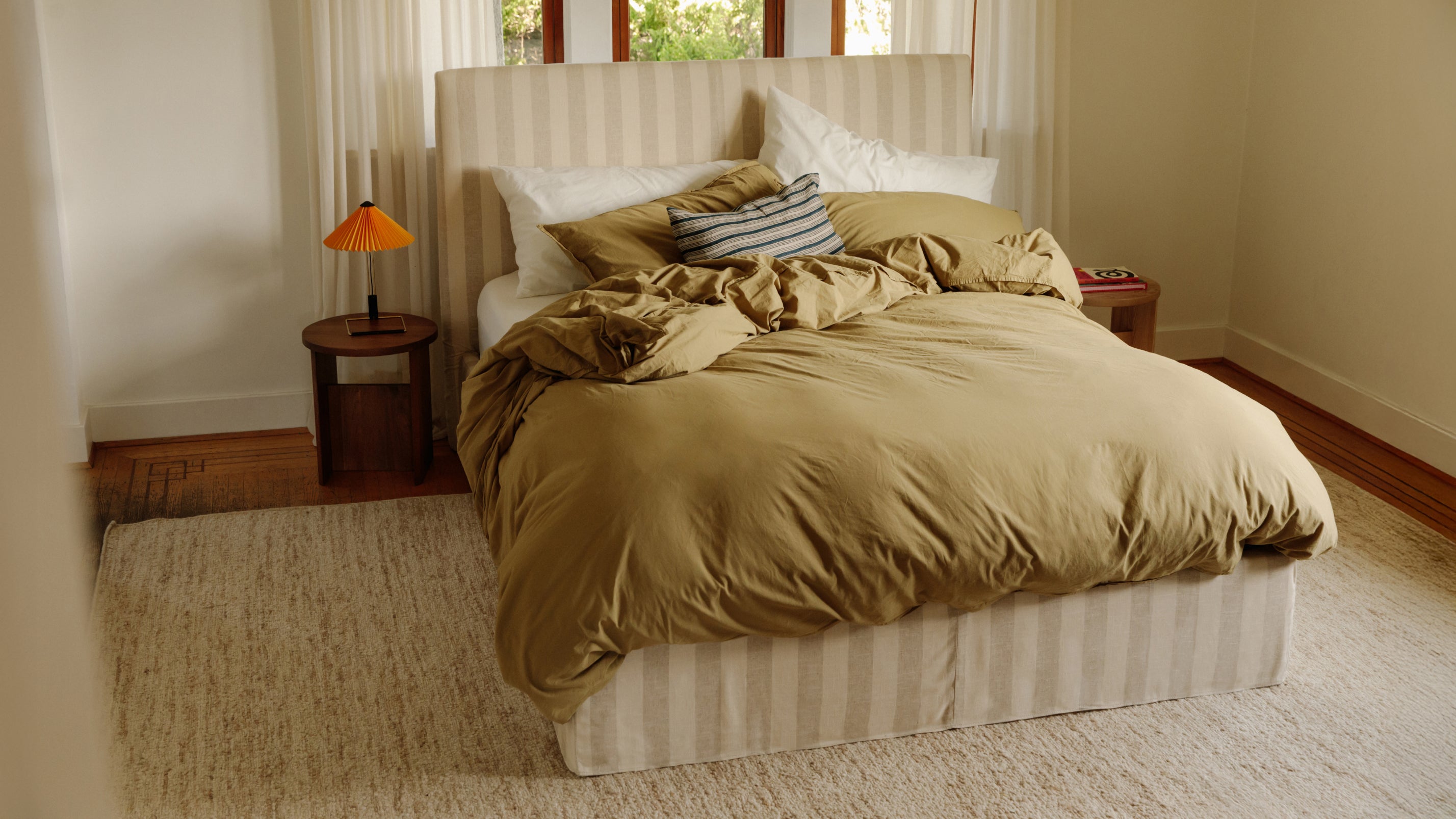 Wave Storage Bed, Queen, Dover Stripe