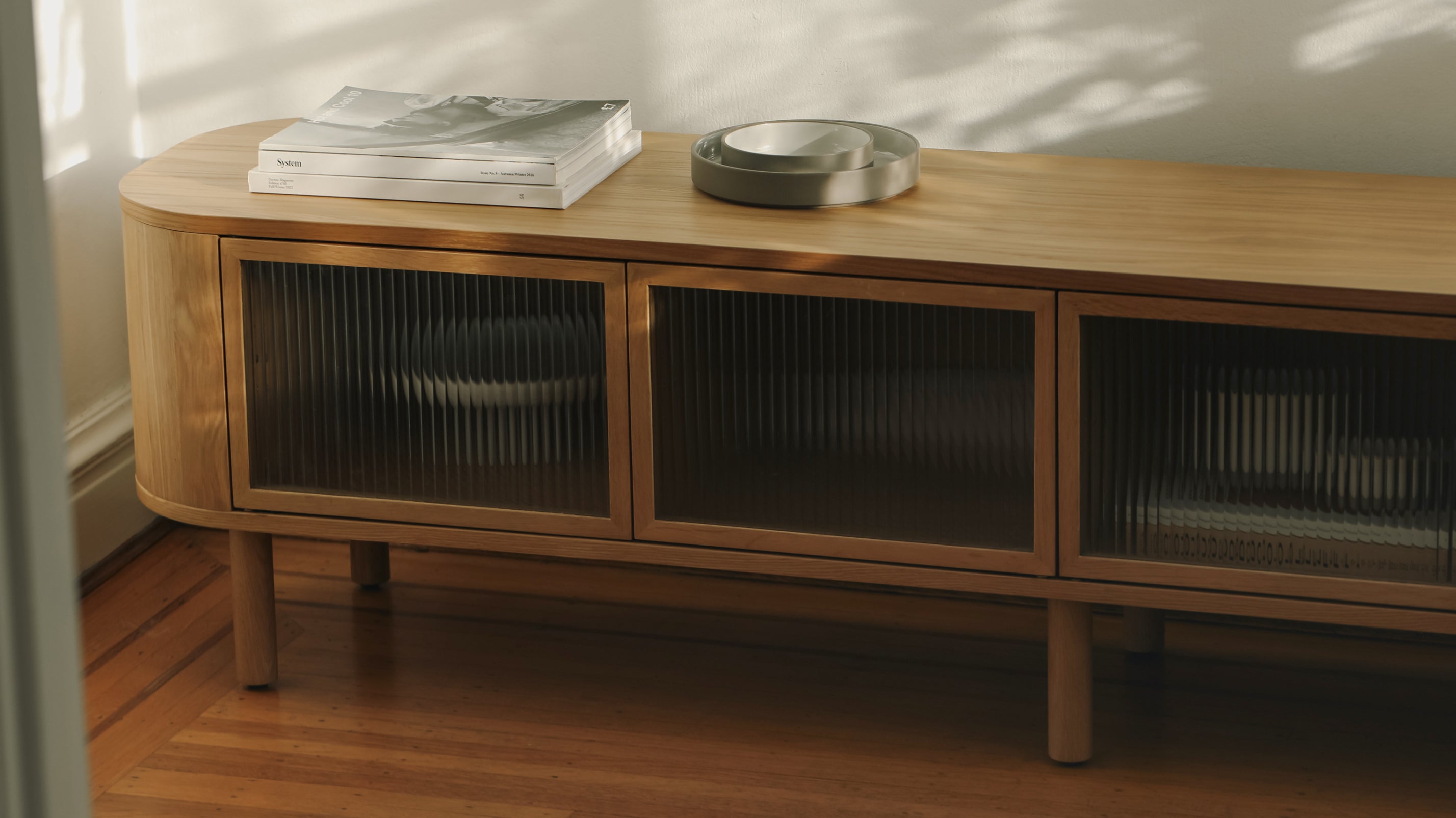 Showcase Media Unit, White Oak - Image 13
