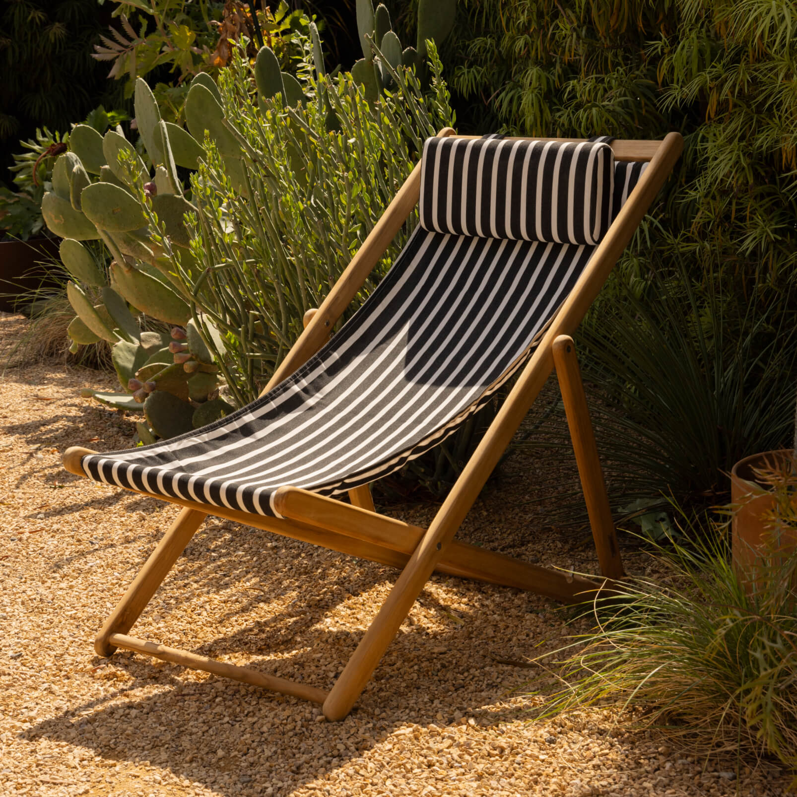 Settle In Outdoor Deck Chair, Black Sand - Image 12
