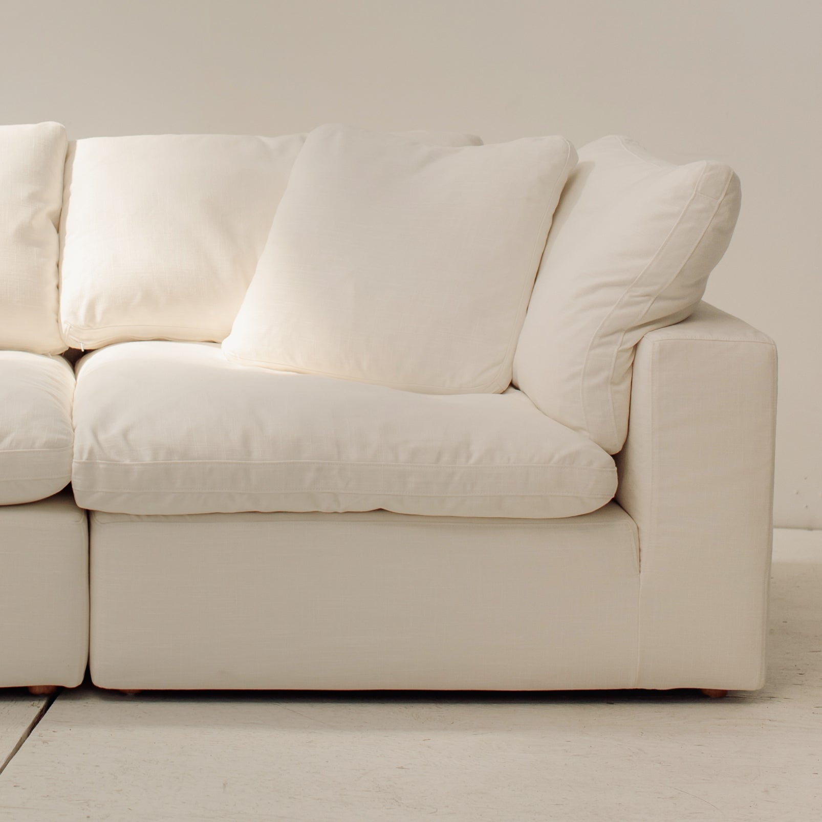 Movie Night™ Corner Chair, Large, Cream Linen (Left or Right) - Image 10