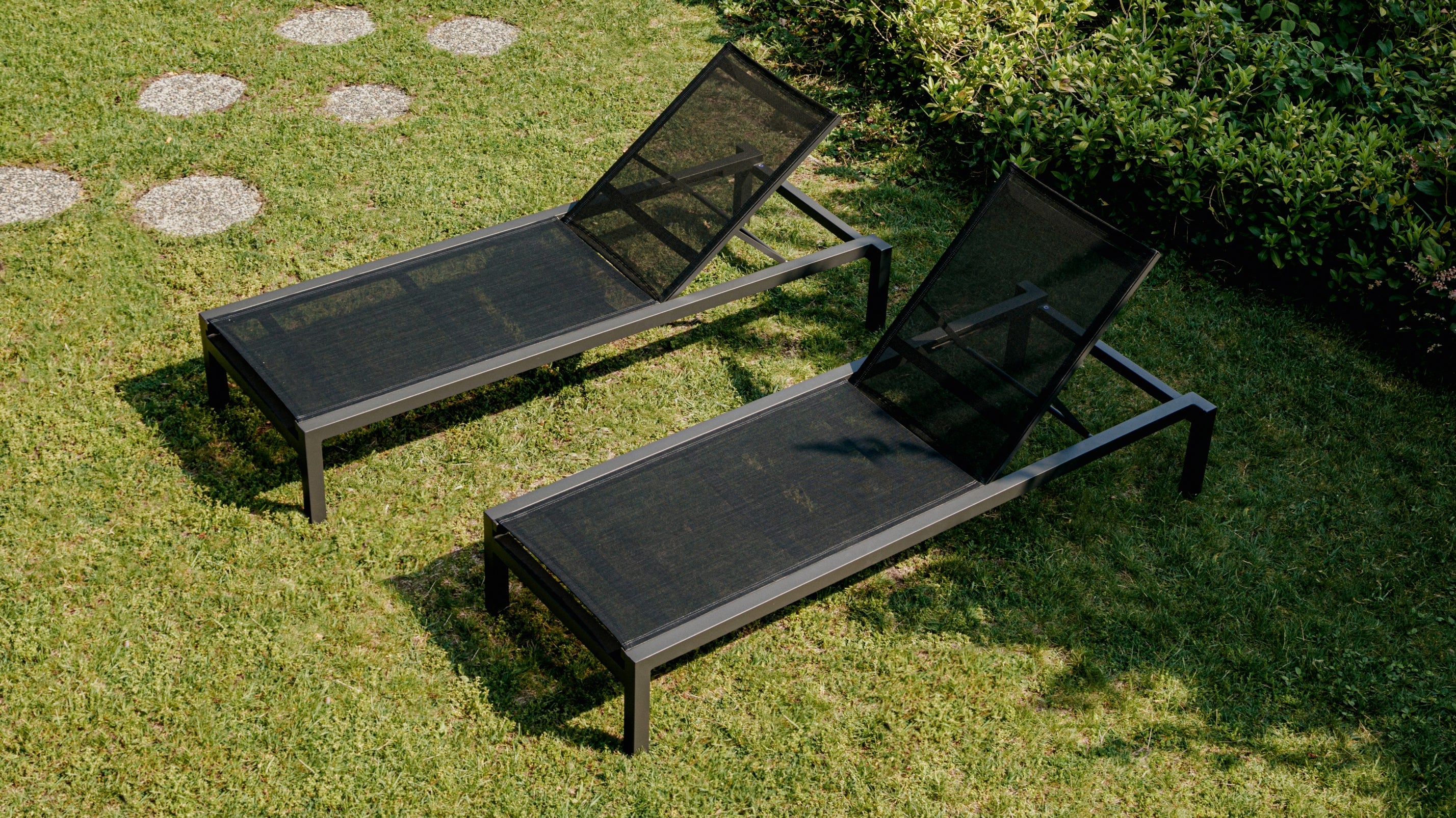 Peaceful Outdoor Lounger (Set of Two), Heron - Image 3